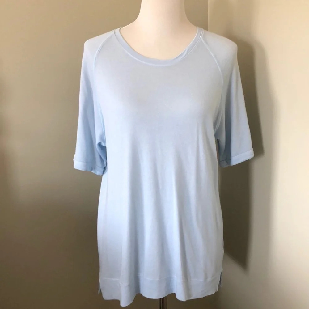 💕Like new SUNDRY Sweatshirt - so soft💕